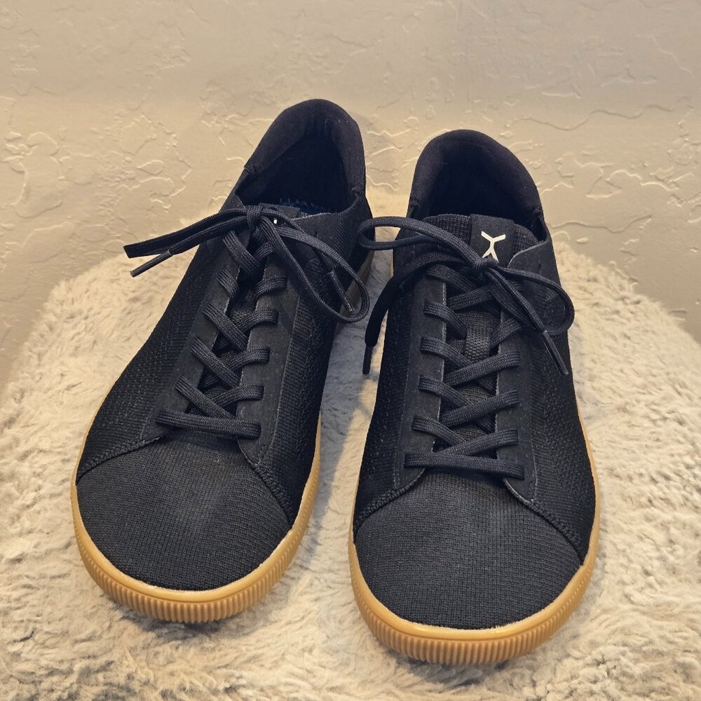 FLUX Black w/Gum Sole Sneakers, Women’s Size 8 NWOT